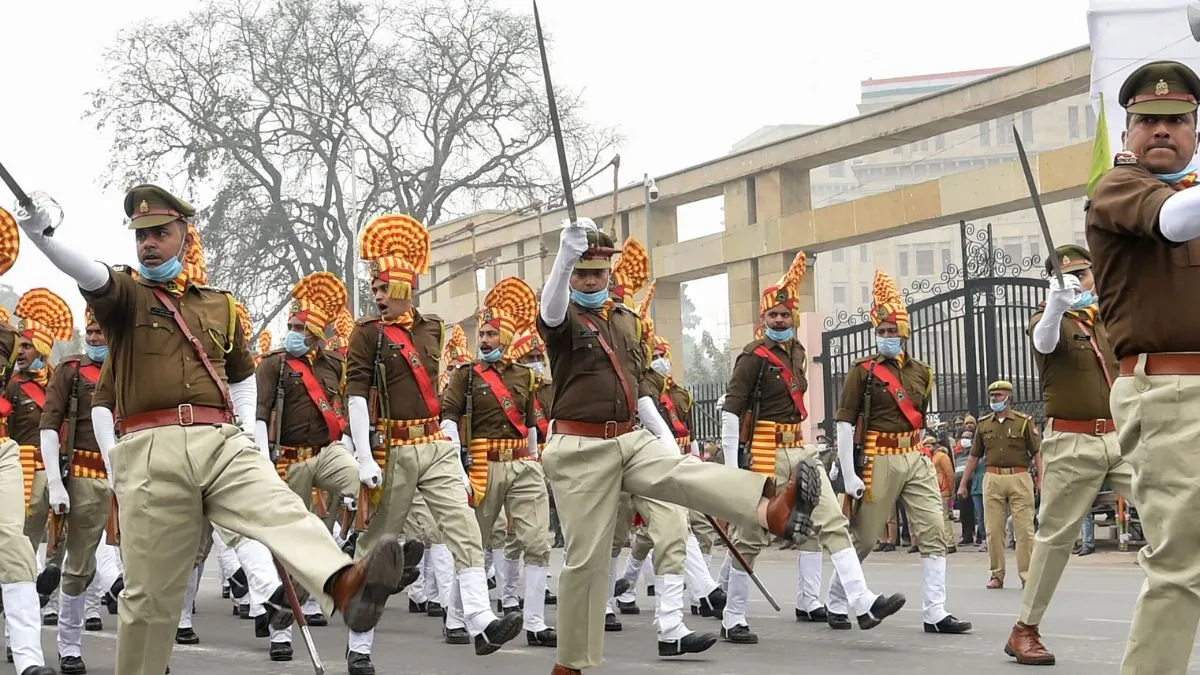 गुजरात पुलिस भर्ती, 13 हजार से ज्यादा वैकेंसी; जान लें आवेदन करने की अधिकतम आयु सीमा