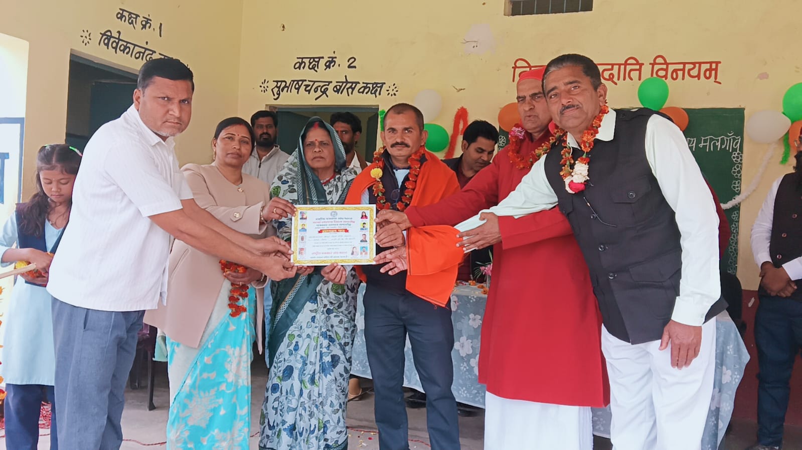 राष्ट्रीय पत्रकार संघ भारत द्वारा गणतंत्र दिवस पर मलगांव विद्यालय के शिक्षकों का सम्मान  सतना।